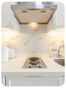 White Luxe Studio