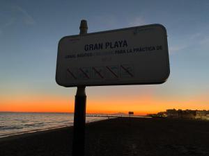 My Cosy Little Home- 2 Minutes Beach and Port- Mi Casita Del Mar- Junto del Playa y Center