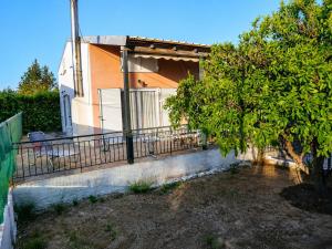 Marathon Coast Home - 2BR - Private Yard by ΜΡS