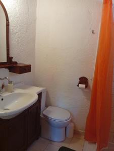 Family Villa in Sani - Sleeps 6 - Parking - WiFi
