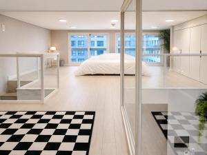 Black House