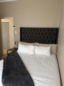 280 Sando House
