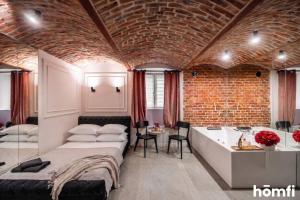 City Center Jacuzzi Loft - homfi Collection