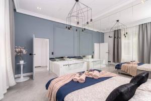 Aura Jacuzzi Suite - homfi Collection