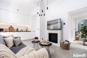 Aura Jacuzzi Suite - homfi Collection