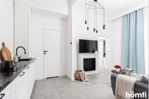 Aura Jacuzzi Suite - homfi Collection