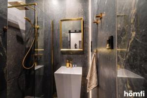 Aura Jacuzzi Suite - homfi Collection