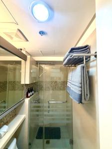 Modern City Escape Hotel Feel in Prime Location