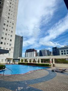 Modern City Escape Hotel Feel in Prime Location