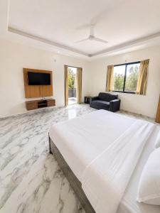 3 bhk Farm with Pool and hill View in Achrol