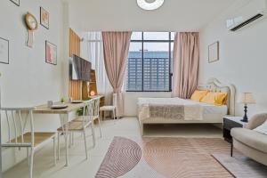 Avenir 22F City Skyline view