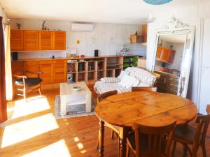 UN CHALET EN BOIS A LA PLAGE