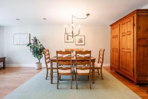 Beautiful Family Friendly 3BR House With Parking