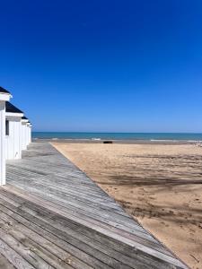 SANDY BEACH Paradise On The Beach