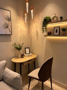 Private Luxurious & Cozy Studio by Aura Stays
