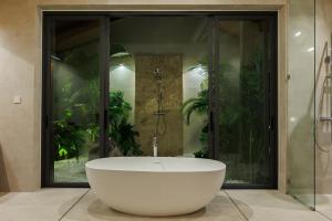 Spacious and Peaceful Villa with Garden and Pool