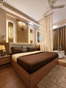 Midnight Atelier-The Golden Stag-Near Expo