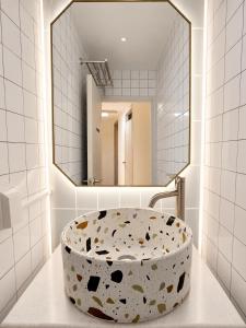 401,20 minutes to Gangnam Hongdae, Guesthouse, single room,Itaewon, shared bathroom,