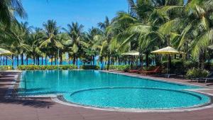 Seaside grand villa