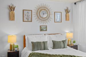 Walk to UT stadium and Downtown, Pool, Free Parking