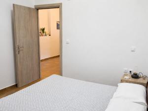 Fully Renovated Apartment -700m from Mill of Elves-Free Parking & Fast WiFi