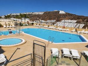 Las Brisas Duplex - 3-Bedroom House, AC, Pool & BBQ