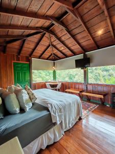 Trogon Lodge