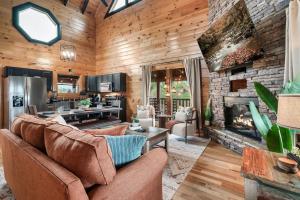 Spring Break Retreat Gorgeous Views, Sauna and Spa