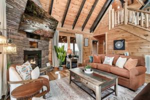 Spring Break Retreat Gorgeous Views, Sauna and Spa