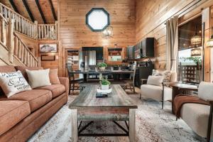 Spring Break Retreat Gorgeous Views, Sauna and Spa
