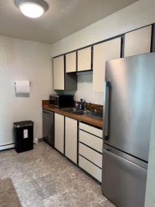 Bright Beautiful 2 Bedroom Suite