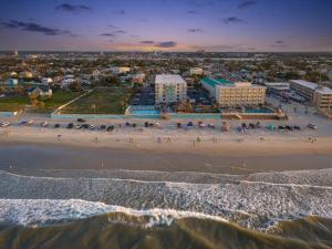 Atlantic Breeze Ocean View Condo Pool