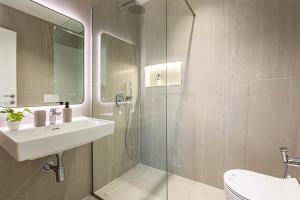 Lian 11 - Deluxe 1BR Apartment w Kitchen and Parking, BRAND NEW - Lungomare 3 min