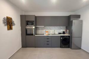 Loutraki Studios 1BR near Beach and Center