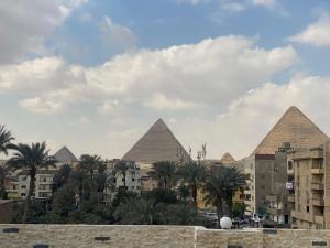 CR7 Pyramids View inn