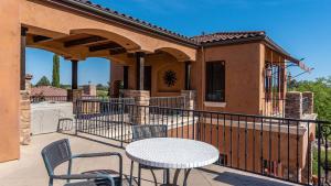 Mira Vista Vineyard Estate by AvantStay