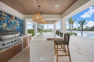 Oceanfront private beach & pickleball, daily housekeeping & cooking included