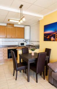 Peñíscola 1 línea Terraza con vistas al mar, piscina, aire acondicionado y parking