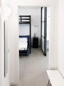 Elegant Balcony Apartment in Duomo AC WIFI and FREE WASHING MASHINE
