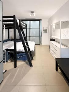 Elegant Balcony Apartment in Duomo AC WIFI and FREE WASHING MASHINE