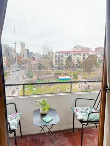 Acogedor frente al parque, 1 cuadra el metro