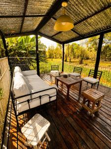 Casa quinta con pileta y río privado, ideal grupos a 60km de CABA