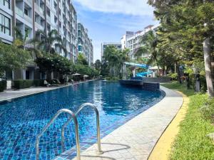 Thai-style extra-large water feature guesthouse with 2 bedrooms