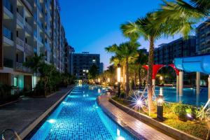 Thai-style extra-large water feature guesthouse with 2 bedrooms