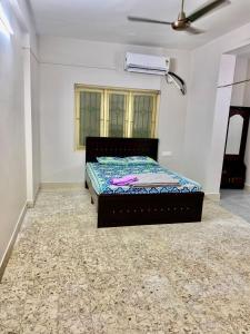 Comfortable Fully Furnished 2BHK House with 2ACs In City Center