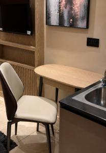 Avaason Luxuries TownCentral Cozy Studioo