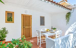 Beautiful Home In Nicotera Marina With Indoor Swimming Pool