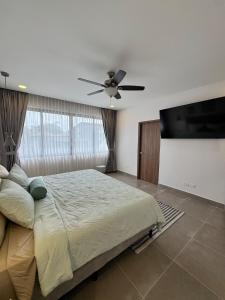Villa for 7 with Private Pool & Gym Near Jacó