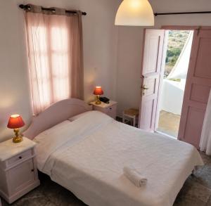 Porto Sikinos Hotel