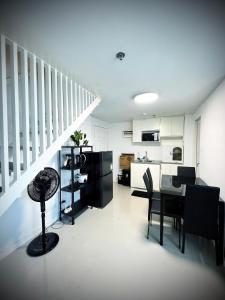 FERNANDEZ Place